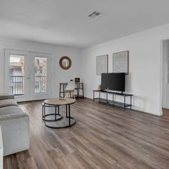 2 King Beds Covered Parking Walkable