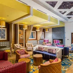 2BR Downtown | Pool and Gym