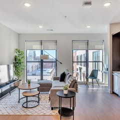 Walkable Studio to Downtown