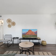 Midtown 2 King| Near Roosevelt Row