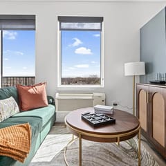 Walkable 1BR | Uptown | Gym