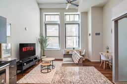 Walkable 2 BR w/ Pool and Gym - Image 3