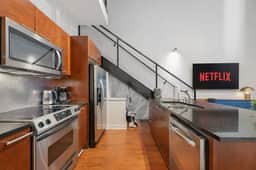 2 Bed Loft with Balcony and City Views - Image 3