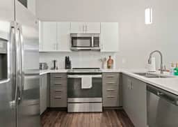 2BR, Balcony, Downtown, Gym - Image 5