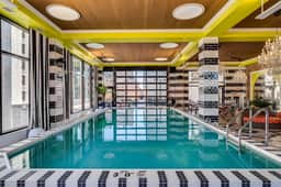 2BR Downtown | Pool and Gym - Image 2