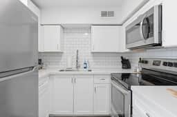 1 King BR | Near State Fair, Parks & Phoenix Zoo - Image 2