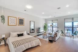Walkable Downtown Studio Near Findlay Market - Image 4