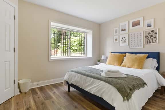 2BR East Liberty Apt | King | Parking - Image 1