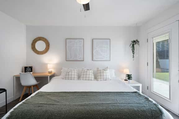 Studio with King Bed Mins. to Encanto Park & Phoenix Zoo - Image 1