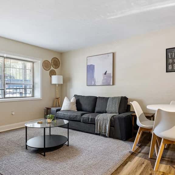 1BR King East Liberty Apt | Parking - Image 1