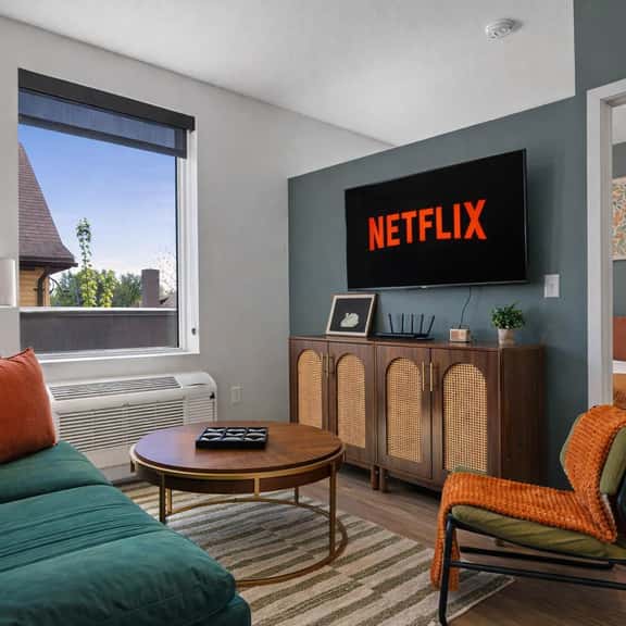 Lux Apt W/Gym | Near Uptown - Image 1