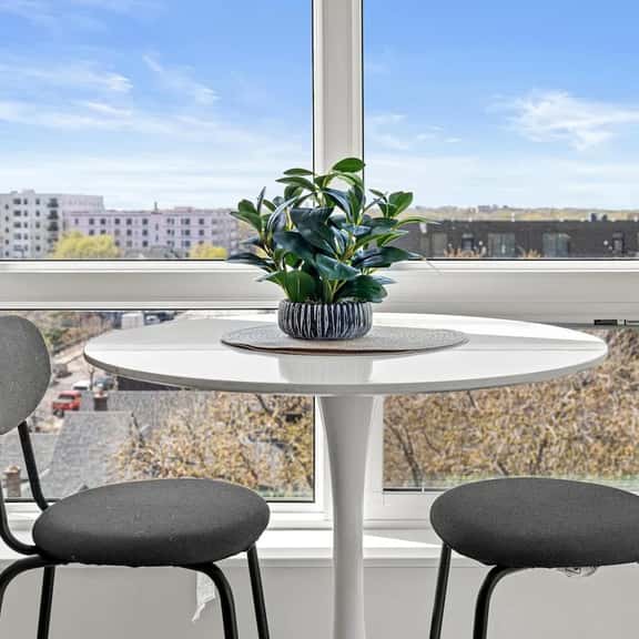 1BR Retreat in Uptown |Walkable | Gym - Image 1
