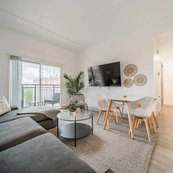Uptown 3BR with Balcony City Views, Parking - Image 1