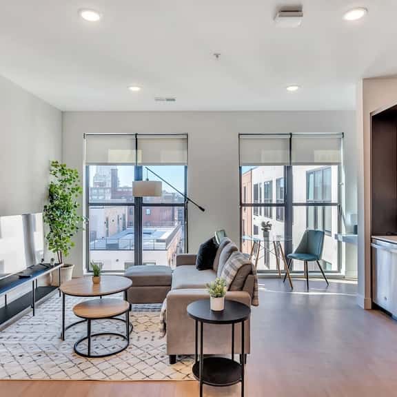 Walkable Studio to Downtown - Image 1