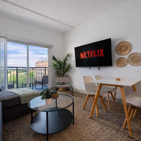 Uptown Charlotte 3 Bed | City View - Image 1