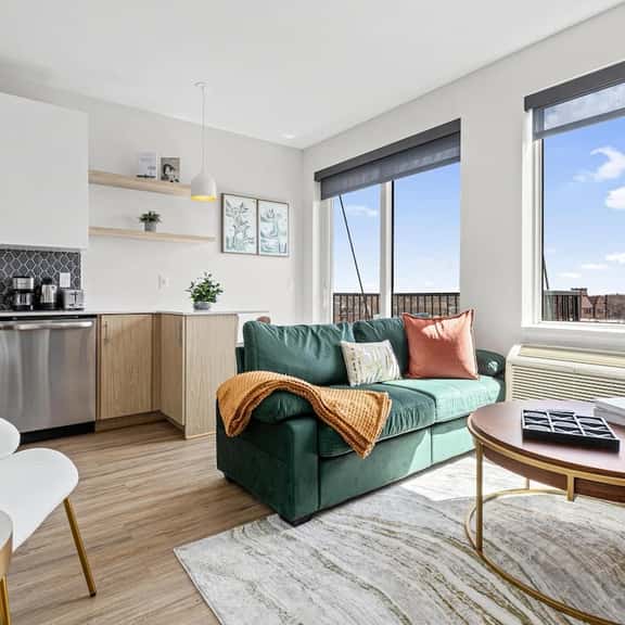 Walkable 1BR | Uptown | Gym - Image 1