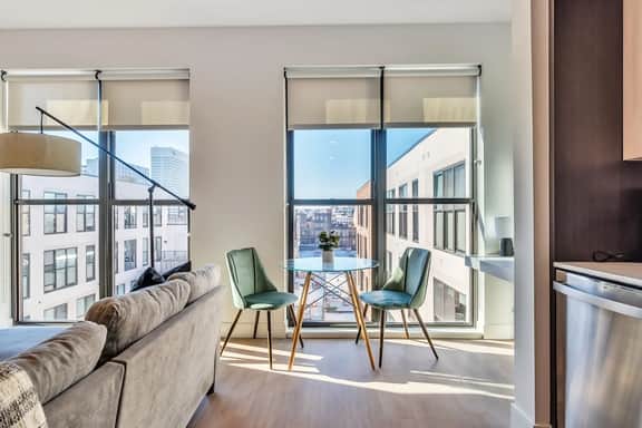 Walkable Studio to Downtown - Image 3