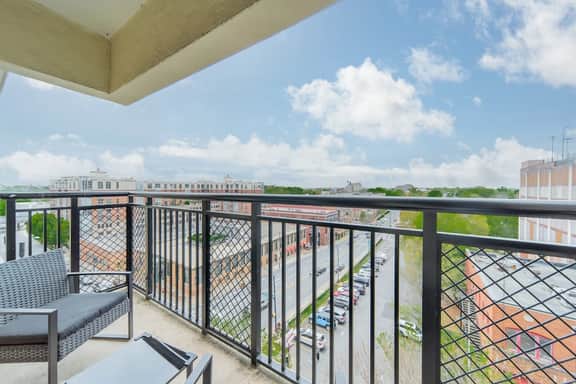 Uptown Charlotte 3 Bed | City View - Image 2